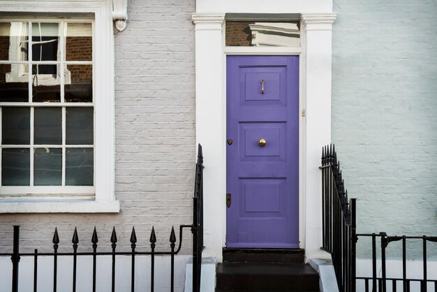 Jak dobrać kolor drzwi wewnętrznych z odwrotną przylgą do stylu wnętrza Twojego domu?