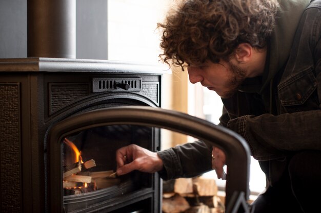 Jak poprawić efektywność energetyczną domu dzięki odpowiedniemu systemowi kominowemu